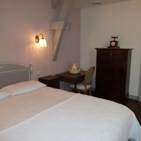 Château De Clusors 4* Saint-Menoux